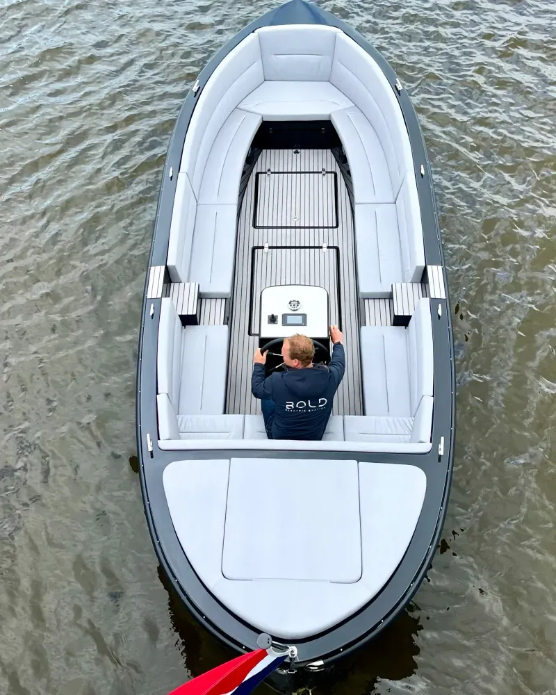 Villefranche Taxi Boat intérieur